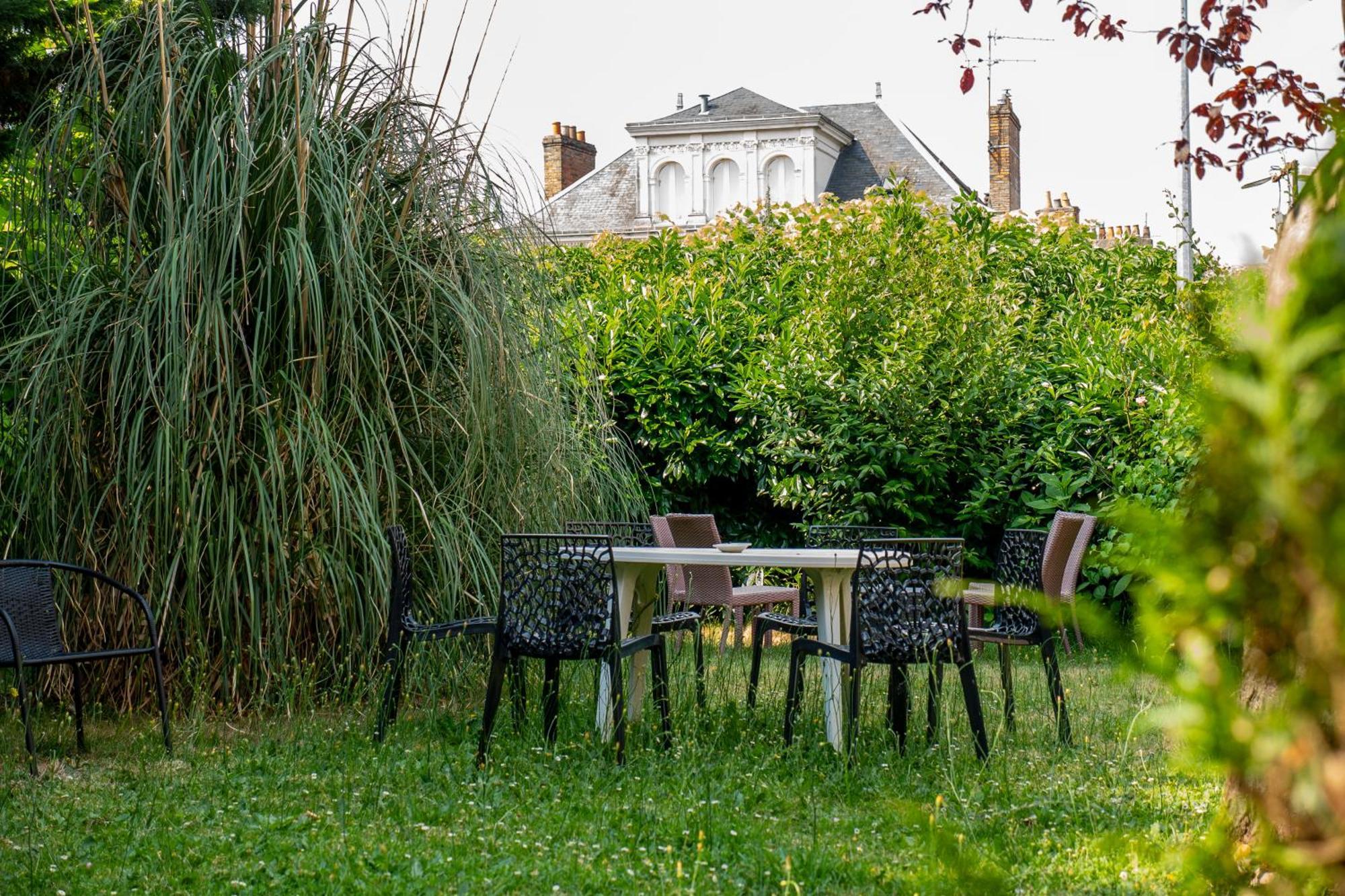 Hotellerie De Charme Le Relais Cicero Hotel-Jardin-Calme-Verdure-Centre La Flèche Esterno foto